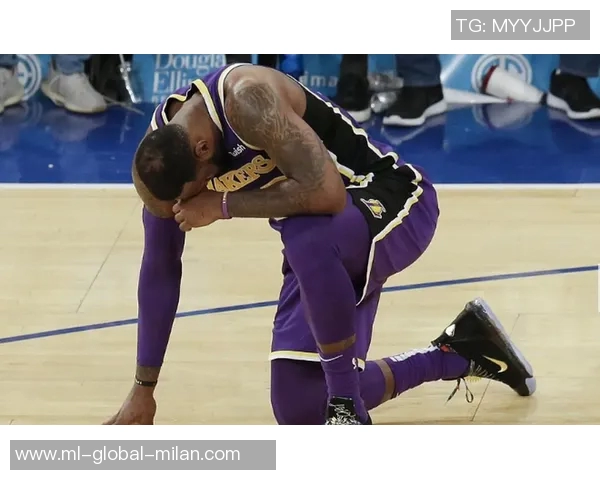 女主持调侃皮尔斯网友热议扑倒事件皮尔斯回应我们是搭档我有女友