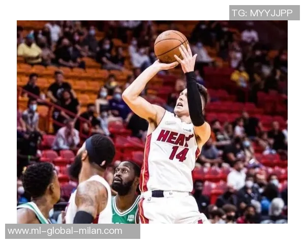 斯波谈球队风格与默契提升希罗鲍威尔配合日益默契助力胜利 斯波谈球队风格与默契提升希罗鲍威尔配合日益默契助力胜利