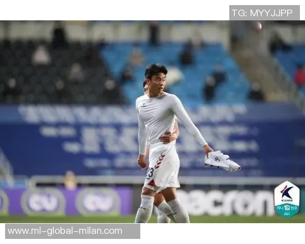 朴志洙正式加盟全北现代前广州队武汉三镇后卫新篇章开启